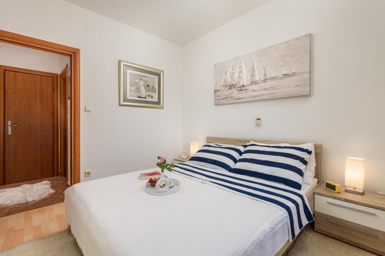 Light Summer Apartment With A Swimming Pool 奥帕提亚 外观 照片